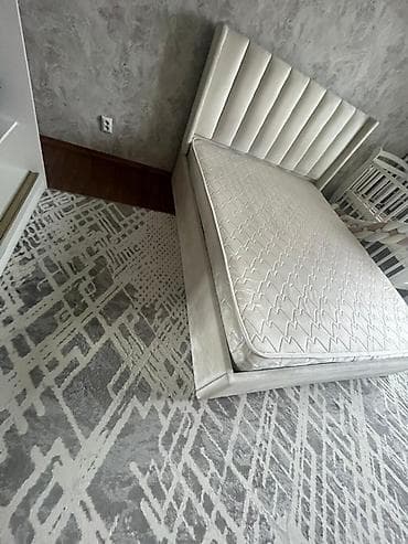 string art: Спальный гарнитур в современном стиле, светло‑серый/молочный велюр и — 2