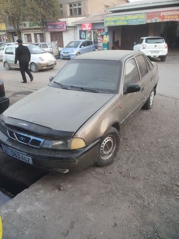авто голф 2: Daewoo Nexia: 2000 г., Седан — 3