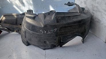 Унаа тетиктери: Дөңгөлөк жааларын коргогуч Комплект Toyota, 2003 г., Колдонулган, Оригинал — 2