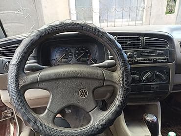 Унаа: Volkswagen Vento: 1992 г., 1.8 л, Кол менен иштөөчү, Бензин, Седан — 9