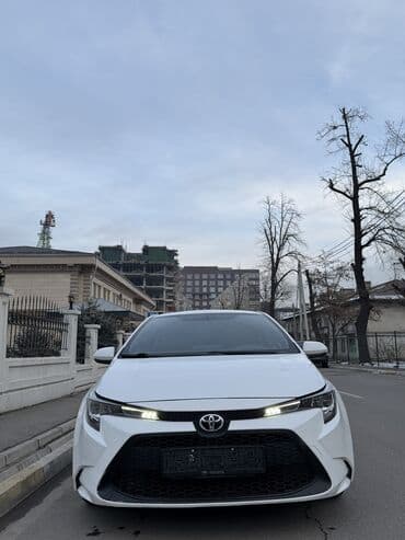Toyota Corolla: 2022 г., 1.5 л, Автомат, Бензин, Седан