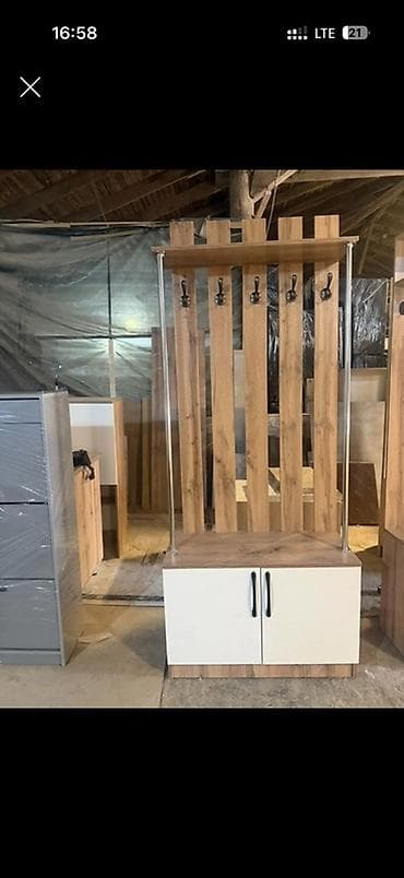 вешалка в прихожую с полкой: Прихожая-панель с тумбой и крючками. - Конструкция: вертикальная — 1