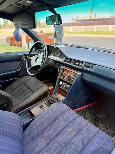 мерседес г: Mercedes-Benz E-Class: 1987 г., 2 л, Механика, Бензин, Седан — 5