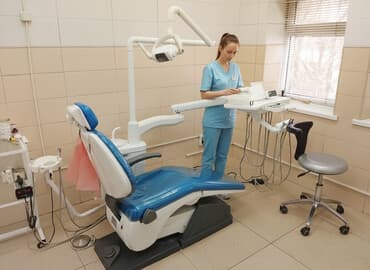 Кислородные подушки: Стоматологическая установка почти новая с комплектом оборудования для — 1