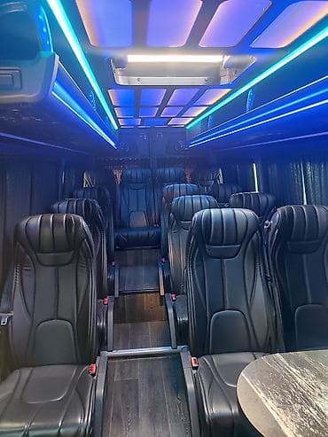 конд: Пассажирский микроавтобус Mercedes‑Benz Sprinter (длинная база — 8
