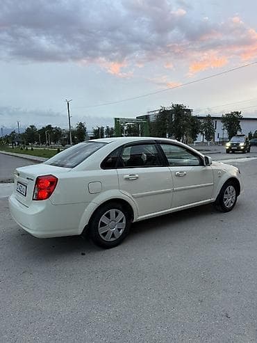 golf 2: Chevrolet : 2014 г., 1.6 л, Ручные, Газ, Седан — 4