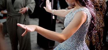 платье рапунцель: Кутюрное платье - Силуэт: пышное «ball gown» с объемной многослойной — 3