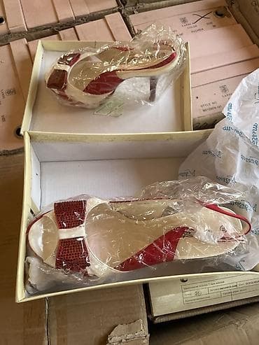 Женская обувь: Новые неиспользованные есть много вариантов если напишете по номеру — 3