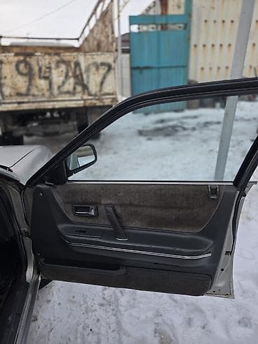 марх 2: Mazda 626: 1989 г., Механика, Бензин, Седан — 9