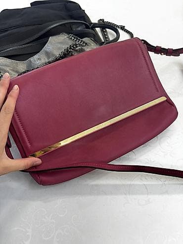 Аксессуары: . Продаю Кожаные оригинальные сумки б/у в хорошем состоянии Цена — 8