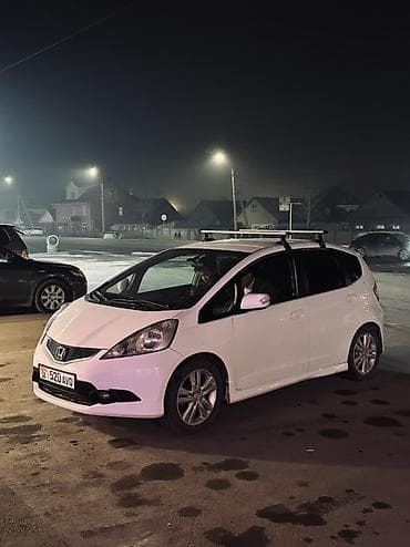 Транспорт: Honda Fit: 2010 г., 1.4 л, Ручные, Бензин, Хэтчбэк — 1