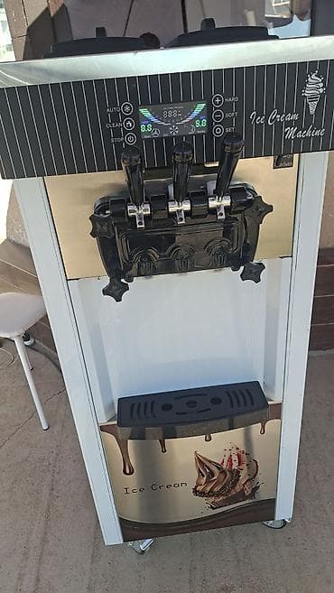 консольный кран: Фризер для мягкого мороженого (Ice Cream Machine), напольный, с тремя — 1