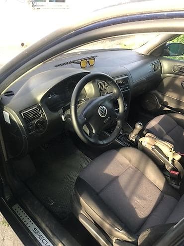 марк 2 2001: Volkswagen Golf: 2002 г., 1.6 л, Механика, Бензин, Хэтчбэк — 4