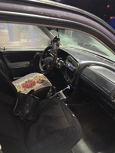 2 2 сди: Volkswagen Vento: 1993 г., 1.8 л, Ручные, Бензин, Седан — 4