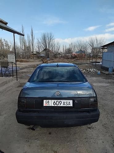 w210 e50: Volkswagen Passat: 1988 г., Седан — 5
