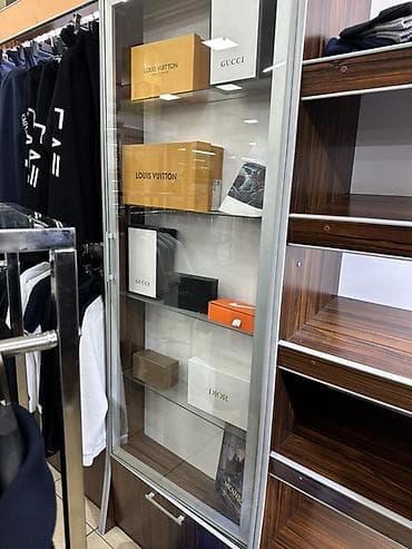 продажа витрина: Сдаю в аренду. Торговый стеллаж-витрина, подходит для магазина обуви — 2