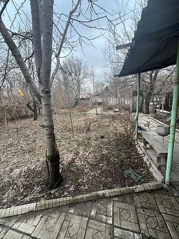 срочно продается дом: Продаю не большой домик с участком 6 соток в пригородном жил массив — 8