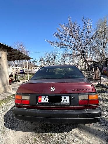 2 8: Volkswagen Passat: 1992 г., 1.8 л, Механика, Бензин, Седан — 5