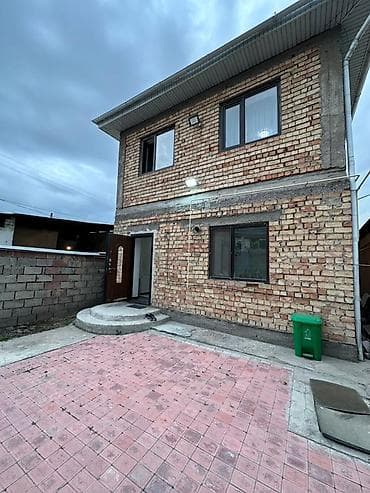 Дома: Продается кирпичный 2-х этажный дом с закрытым двором и мощеной — 1