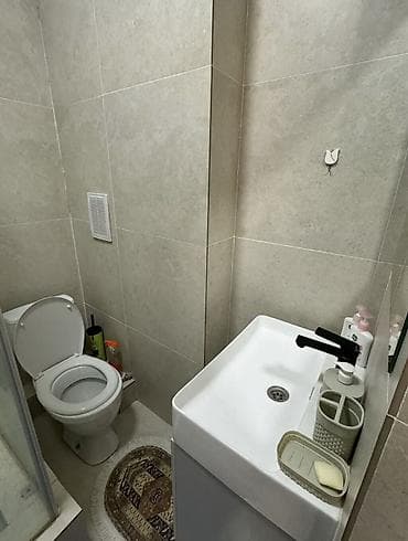 osh flat: 3 комнаты, 10 мкр Риэлтор, Без животных, от 6 месяцев, С мебелью полностью — 5