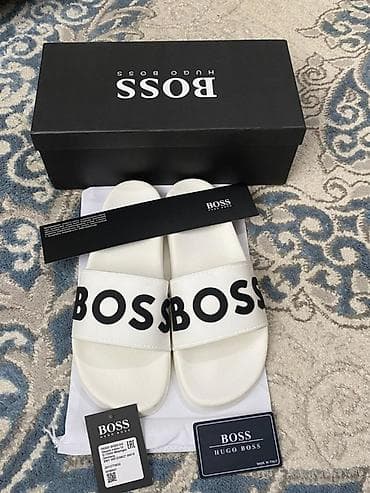 босс: Сланцы BOSS (Hugo Boss) с крупным логотипом на ремне. все абсолютно — 4