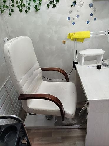 Оборудование для салонов красоты: Парикмахерское/маникюрное рабочее место - Стол для мастера маникюра — 1