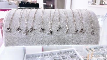 Свадебные платья и аксессуары: Новые серебряные Колье Буквы Самый лучший подарок для ваших любимых — 1