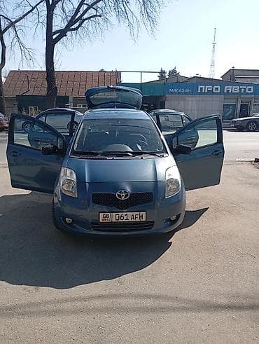 mini kuper: Toyota Yaris: 2008 г., 1.3 л, Робот, Бензин, Хэтчбэк — 7