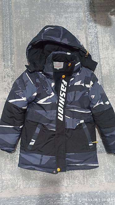 Сырткы кийимдер: Продаю детскую зимнюю куртку с капюшоном на возраст 8-11 лет на — 1