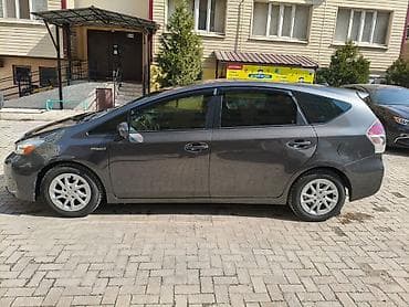ist 2003: Toyota Prius V: 2015 г., 1.8 л, Вариатор, Гибрид, Универсал — 6