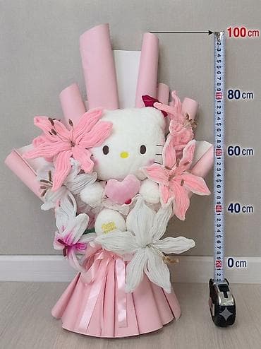 Үй жана бакча: Авторский букет с мягкой игрушкой Hello Kitty. - Центральный элемент — 1