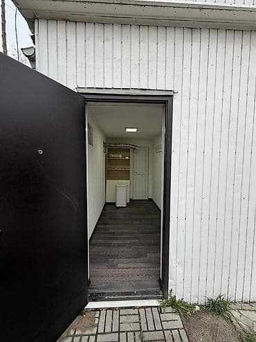 бу гараж: Сдаю небольшое изолированное помещение формата бокса/кабинета. - — 3