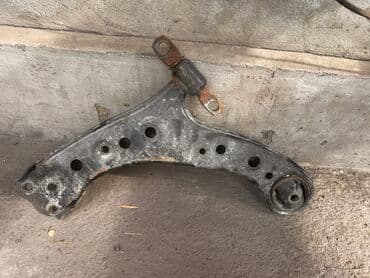 Передний правый рычаг Toyota 2020 г., Б/у, Оригинал, Япония