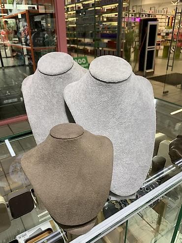 теплые шапки: Лотки и кейсы для демонстрации и хранения украшений. - Серый лоток с — 9