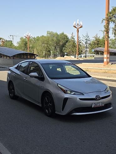 Продажа авто: Toyota Prius: 2019 г., 1.8 л, Вариатор, Гибрид, Хэтчбэк — 3