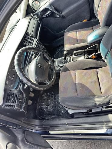 lexsus es: Opel Vectra: 2000 г., 1.8 л, Ручные, Бензин, Лифтбек — 3