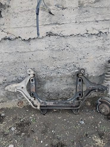 купить материал для обшивки салона авто: Запчасти на Audi 80 B3/B4 (примерно 1986–1994) В наличии на разбор: - — 4