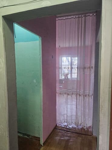 1 комвартирахрущевка продается: 2 комнаты, С мебелью частично — 9