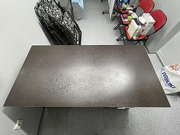 Офисные столы: Офисный стол, Б/у, Нерегулируемый, цвет - Коричневый, Прямоугольный, ЛДСП — 3