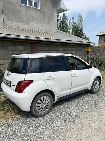 mersedes e class: Toyota Ist: 2004 г., 1.3 л, Автомат, Бензин, Хэтчбэк — 3