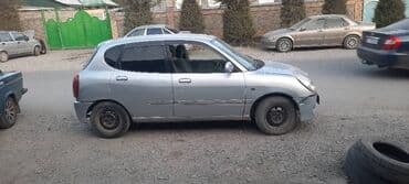 дом машина: Toyota Дуэт: 2001 г., 1 л, Автомат, Бензин, Хэтчбэк — 2