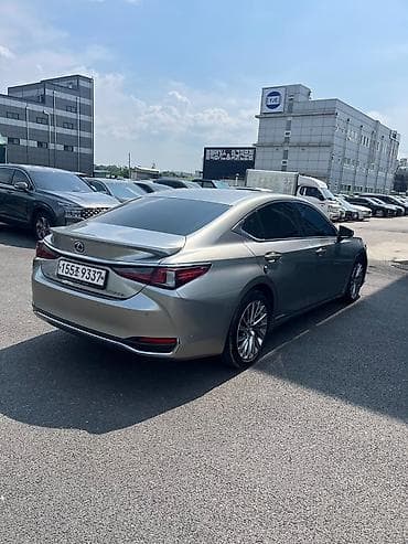 Lexus ES: 2022 г., Вариатор, Гибрид, Седан — 6