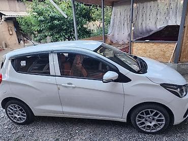 Chevrolet Spark: 2016 г., 1 л, Автомат, Бензин, Хетчбек — 1