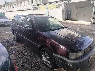 Volkswagen Passat Variant: 1994 г., 1.8 л, Кол менен иштөөчү, Газ, Универсал — 1