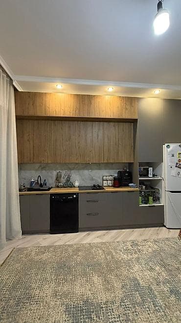 однотонные: Одноэтажный дом с благоустроенным двором и летней зоной барбекю. Дом — 8