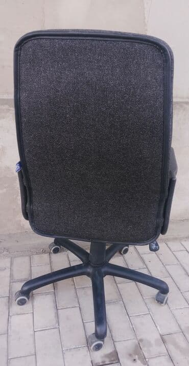 домашние куры бишкек: Офисное кресло, Б/у, С колесиками — 3