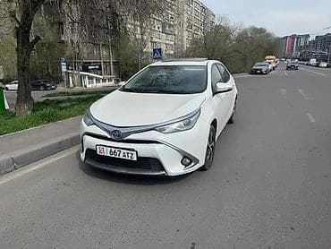 облицовка фит: Toyota Corolla: 2018 г., Вариатор, Гибрид, Седан — 1