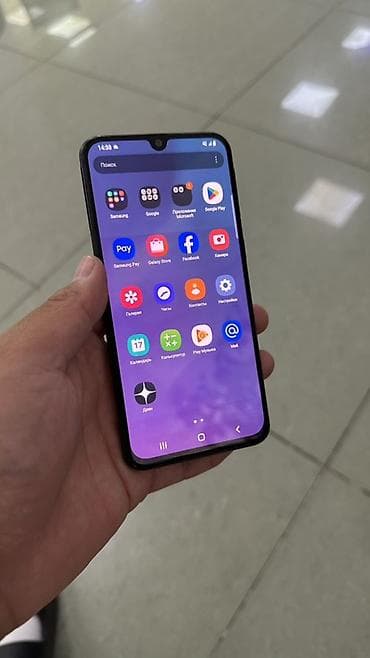 apple tab: Samsung Galaxy A40, Б/у, 64 ГБ, цвет - Черный, 2 SIM — 3
