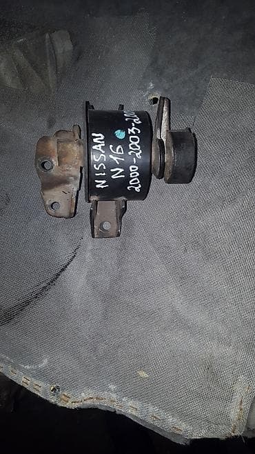 almera: Nissan Almera 2006 год подушка двигателя термостата корпус термостата — 2