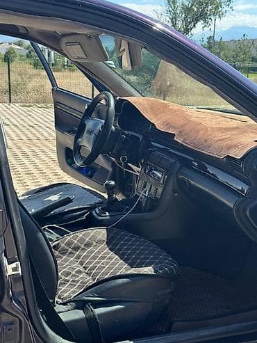 Audi A4: 1995 г., 1.8 л, Механика, Бензин, Седан — 10